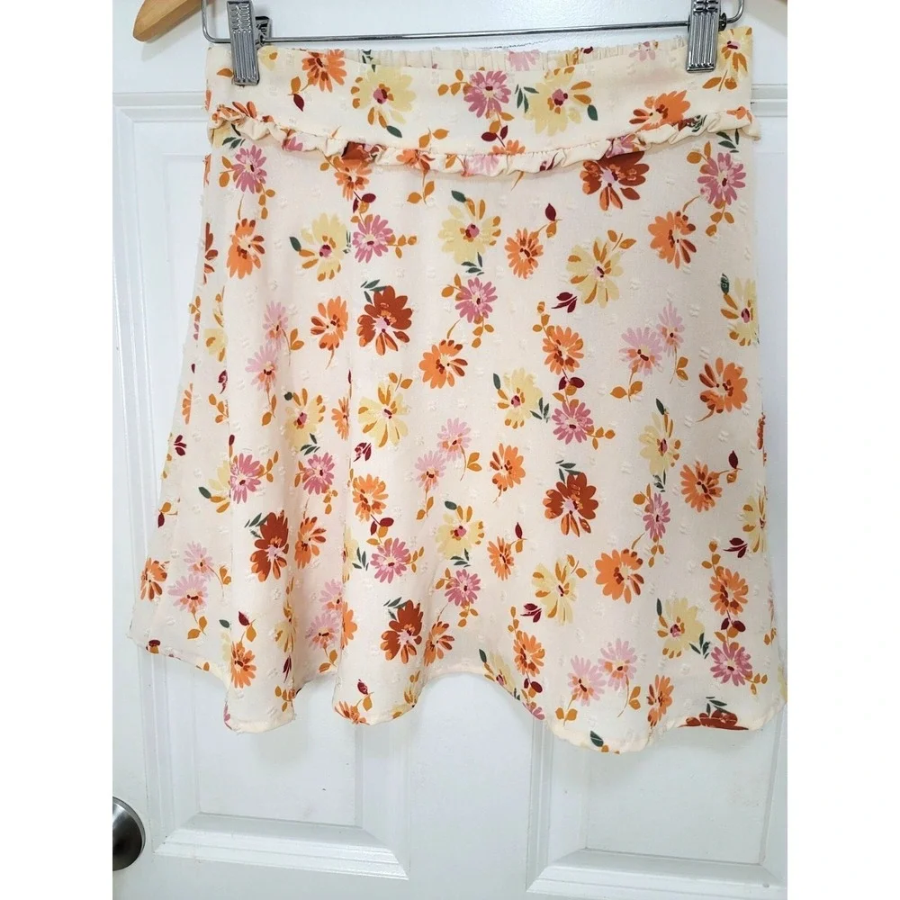 SADIE & SAGE Floral A-Line Skirt With Elastic Waistband & Ruffle Detail‎